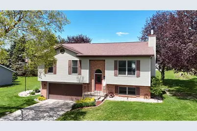 516 Mohawk Trail, DeForest, WI 53532 - Photo 1