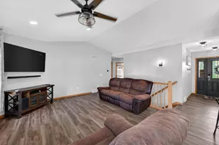 1216 Temple Dr, Mount Horeb, WI 53572 - Photo 6