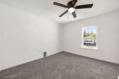 129 W Oak Grove Street, Juneau, WI 53039 - Photo 32