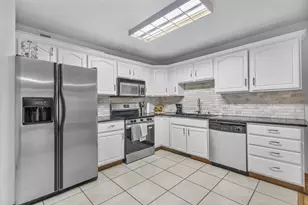 1086 Stonewood Crossing, Sun Prairie, WI 53590 - Photo 6