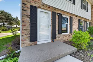 207 Brookwood Dr, Mount Horeb, WI 53572 - Photo 2