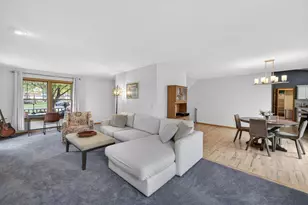 2877 Larkspur Ln, Fitchburg, WI 53711 - Photo 6