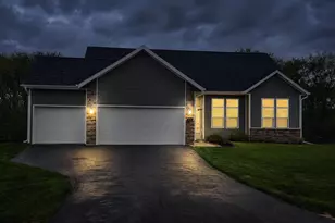 611 E Maple Beach Dr, Edgerton, WI 53534 - Photo 2