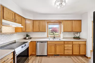 668 Ruxton Ridge Drive, Sun Prairie, WI 53590 - Photo 8