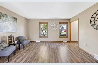 668 Ruxton Ridge Drive, Sun Prairie, WI 53590 - Photo 4