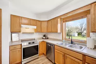 668 Ruxton Ridge Dr, Sun Prairie, WI 53590 - Photo 10