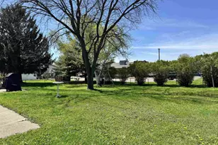 416 Lexington Pkwy, DeForest, WI 53532 - Photo 4
