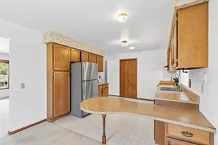 506 Valley Rd, Madison, WI 53714 - Photo 16