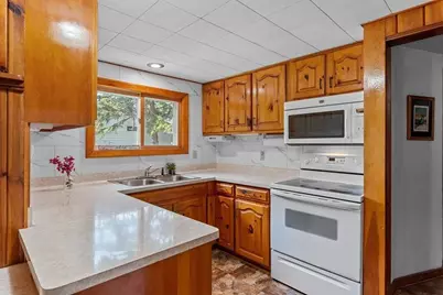 2901 Forest Avenue, Franklin, WI 53132 - Photo 12