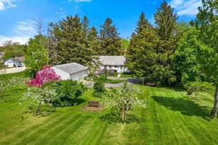 2901 W Forest Ave, Franklin, WI 53132 - Photo 4