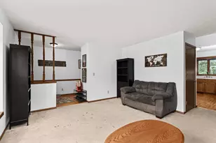 704 Meadow Ct, DeForest, WI 53532 - Photo 6