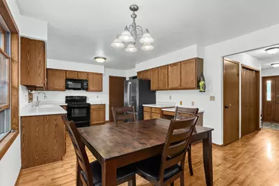 704 Meadow Court, DeForest, WI 53532 - Photo 8
