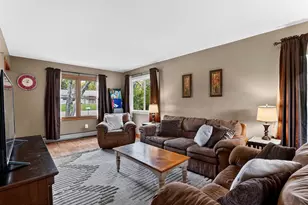 713 Park Ave, DeForest, WI 53532 - Photo 12