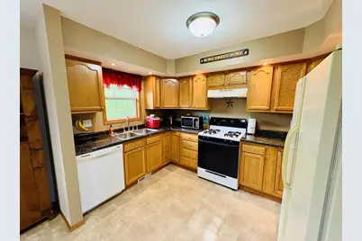 306 S Richards Street, Orfordville, WI 53576 - Photo 8