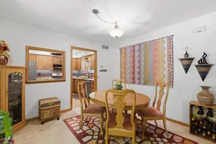 7925 W Oakbrook Cir, Madison, WI 53717 - Photo 10