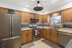 7925 W Oakbrook Cir, Madison, WI 53717 - Photo 6