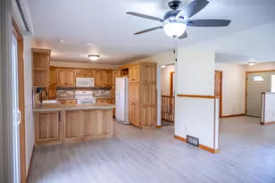 E6649 Fawn Valley Dr, Reedsburg, WI 53959 - Photo 12