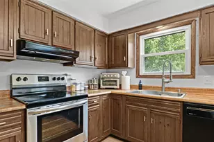 5737 Williamsburg Way, Fitchburg, WI 53719 - Photo 10