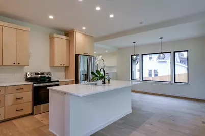 105 E Lakeview Avenue, Madison, WI 53716 - Photo 14