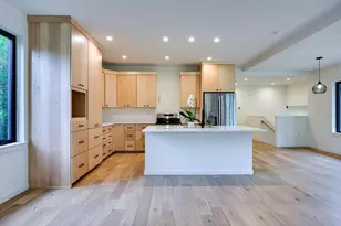105 E Lakeview Ave, Madison, WI 53716 - Photo 12