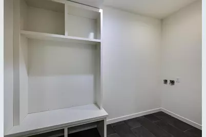 105 E Lakeview Avenue, Madison, WI 53716 - Photo 24