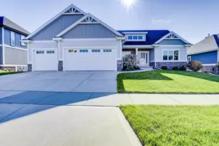 802 Ronald Overlook, Waunakee, WI 53597 - Photo 2