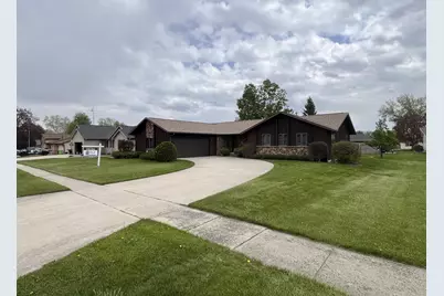 713 Spring Street, Waupun, WI 53963 - Photo 2