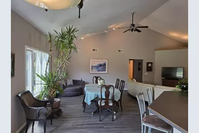 125 Meadow Ridge Lane, Madison, WI 53704 - Photo 6