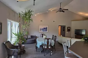 125 Meadow Ridge Ln, Madison, WI 53704 - Photo 6