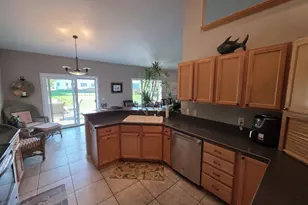 125 Meadow Ridge Ln, Madison, WI 53704 - Photo 8