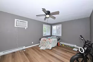201 Maple Ave, Waukesha, WI 53186 - Photo 6