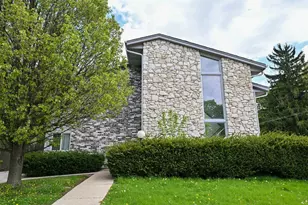201 Maple Ave, Waukesha, WI 53186 - Photo 2