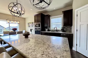 2020 Goldfinch Ln, Sauk City, WI 53583 - Photo 10