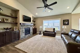 2020 Goldfinch Ln, Sauk City, WI 53583 - Photo 8