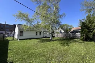 310 W Nevada Ave, Oshkosh, WI 54901 - Photo 4