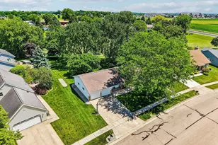 1102 S Holiday Dr, Waunakee, WI 53597 - Photo 46