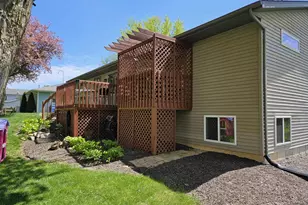 634 Naragansett Ave, Baraboo, WI 53913 - Photo 26