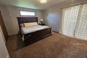 634 Naragansett Ave, Baraboo, WI 53913 - Photo 12