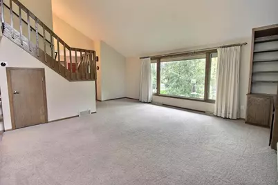 1110 Woodland Way, Madison, WI 53711 - Photo 6