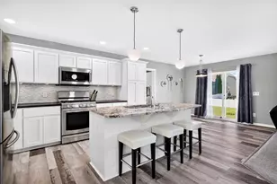 4716 Catalina Pkwy, Mcfarland, WI 53558 - Photo 2