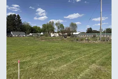 1465 Bayliss Avenue, Beloit, WI 53511 - Photo 2