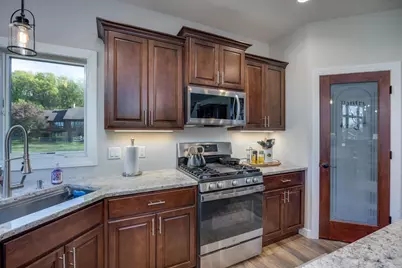 4664 Stonewood Drive, Middleton, WI 53562 - Photo 10