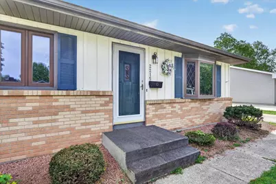 2215 Grant Avenue, Janesville, WI 53546 - Photo 2