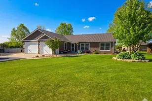 911 Exchange St, Blue River,  53518 - Photo 2