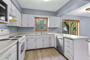3110 Clove Dr, Madison, WI 53704 - Photo 10