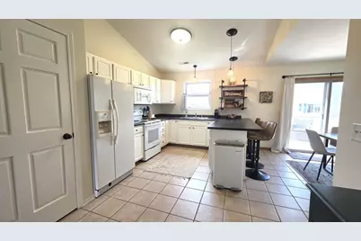 407 East Avenue #4, Belleville, WI 53508 - Photo 6