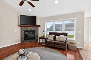 1657 Silverado Dr, Sun Prairie, WI 53590 - Photo 4