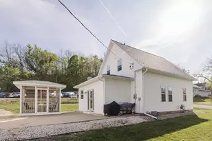 718 Fairview St, Blanchardville, WI 53516 - Photo 2