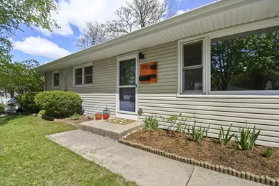 1910 Sachtjen Street, Madison, WI 53704 - Photo 4