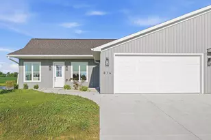 814 Lakeview Ln, Ripon, WI 54971 - Photo 1
